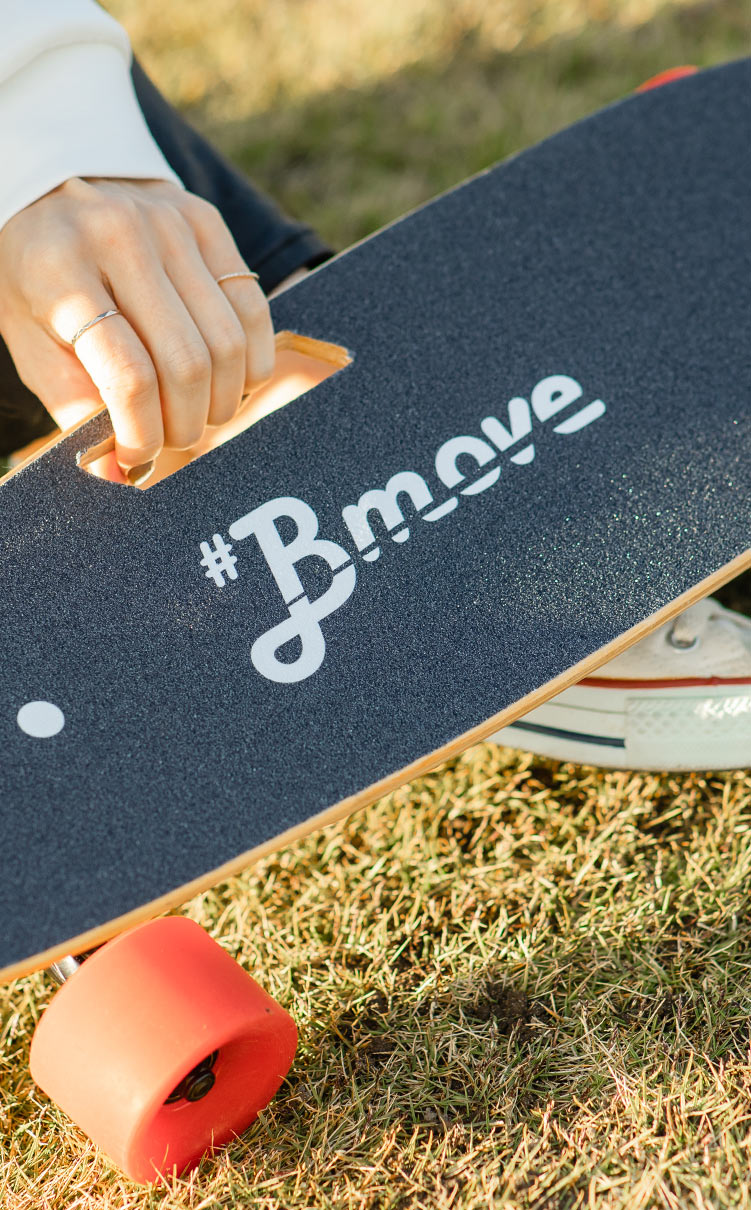 Bmove｜電動スケートボード スイッチ、リモコン不要 乗るだけで 